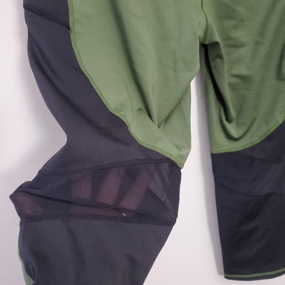 Lularoe Rise Fearless Crop Fitness Leggings Black and Olive Green 2X Pockets - Picture 3 of 10